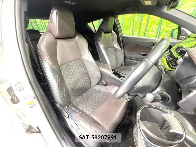 Toyota C-HR 2018-11 8129367-8
