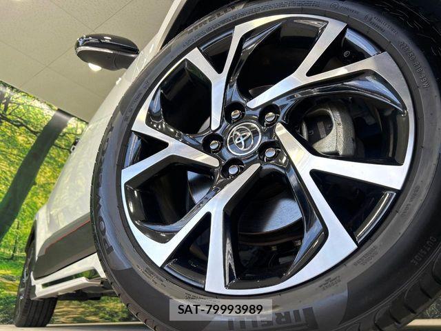 Toyota C-HR 2018-09 8129357-12