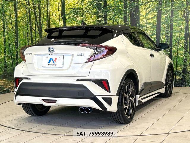 Toyota C-HR 2018-09 8129357-16