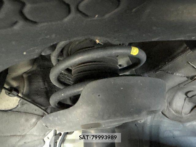 Toyota C-HR 2018-09 8129357-19