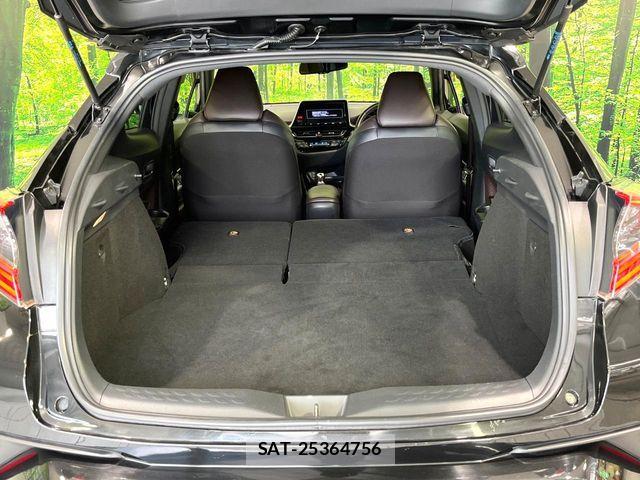 Toyota C-HR 2017-12 8129366-10