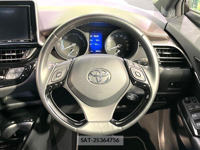 Toyota C-HR 2017-12 8129366-11