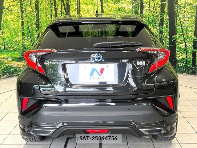 Toyota C-HR 2017-12 8129366-15