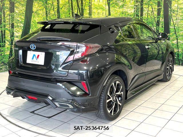 Toyota C-HR 2017-12 8129366-16