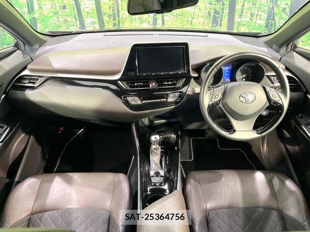 Toyota C-HR 2017-12 8129366-1