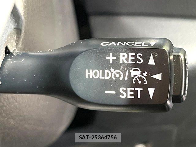 Toyota C-HR 2017-12 8129366-6