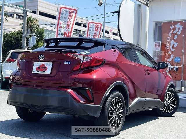Toyota C-HR 2017-09 8129368-2