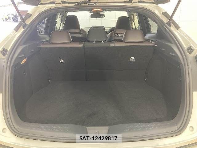 Toyota C-HR 2017-05 8145583-12