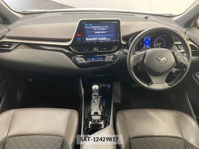 Toyota C-HR 2017-05 8145583-1