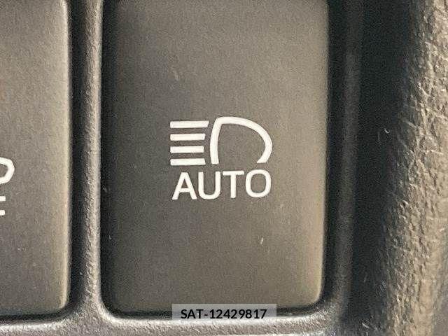 Toyota C-HR 2017-05 8145583-7