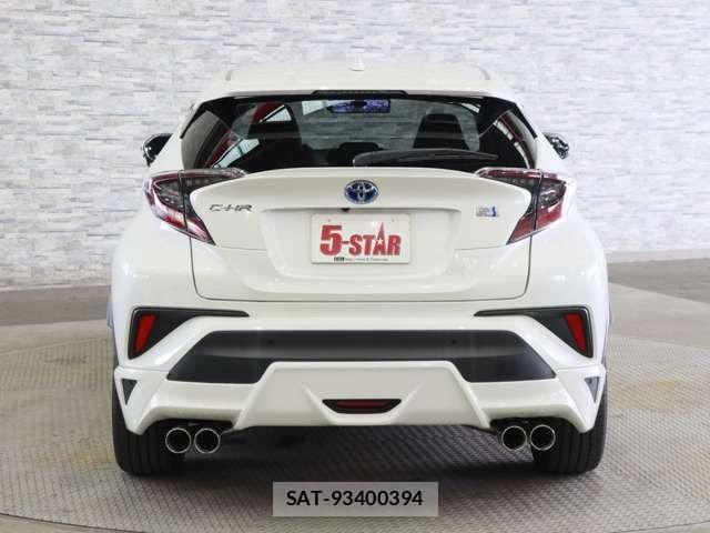 Toyota C-HR 2017-03 8145581-12