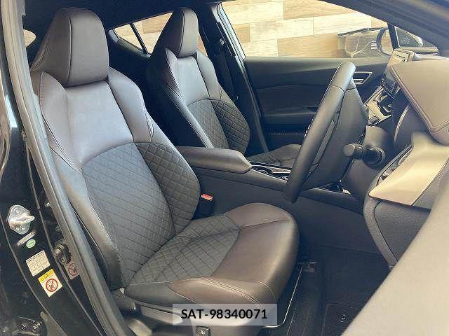 Toyota C-HR 2017-08 8145582-11