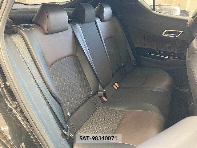Toyota C-HR 2017-08 8145582-12