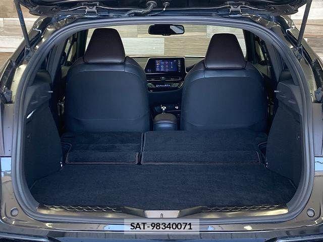 Toyota C-HR 2017-08 8145582-13