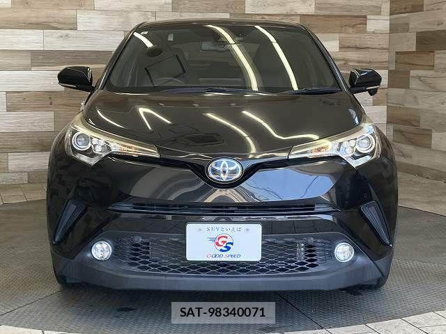 Toyota C-HR 2017-08 8145582-2