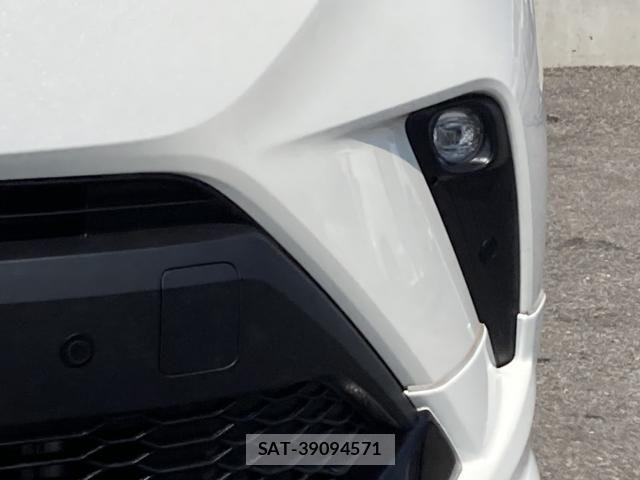 Toyota C-HR 2020-04 8158148-11