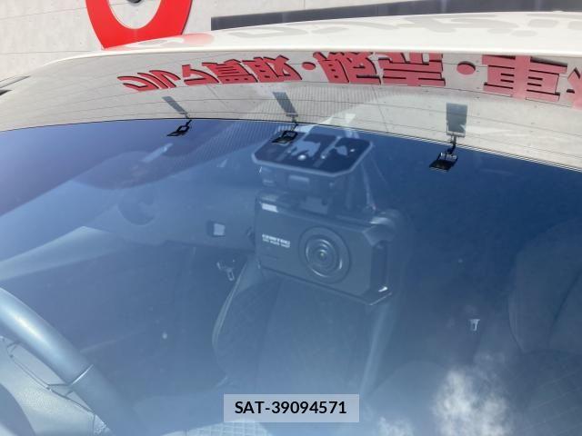 Toyota C-HR 2020-04 8158148-13
