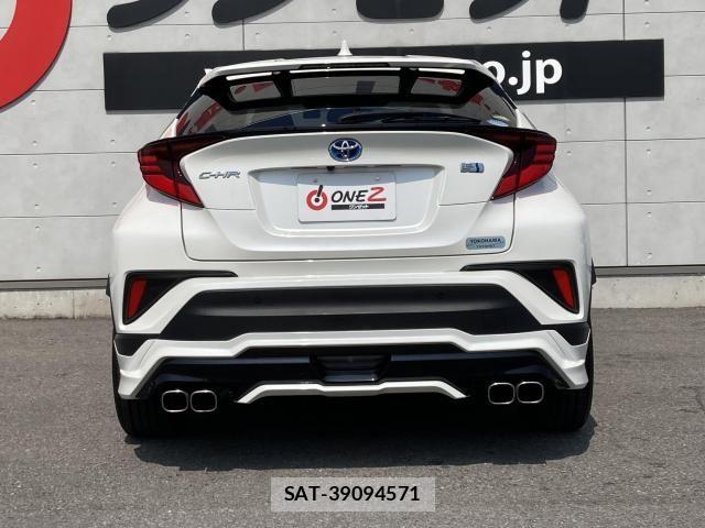 Toyota C-HR 2020-04 8158148-18