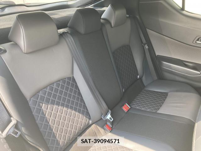 Toyota C-HR 2020-04 8158148-23