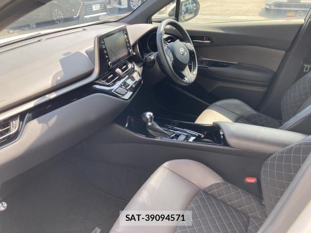 Toyota C-HR 2020-04 8158148-24