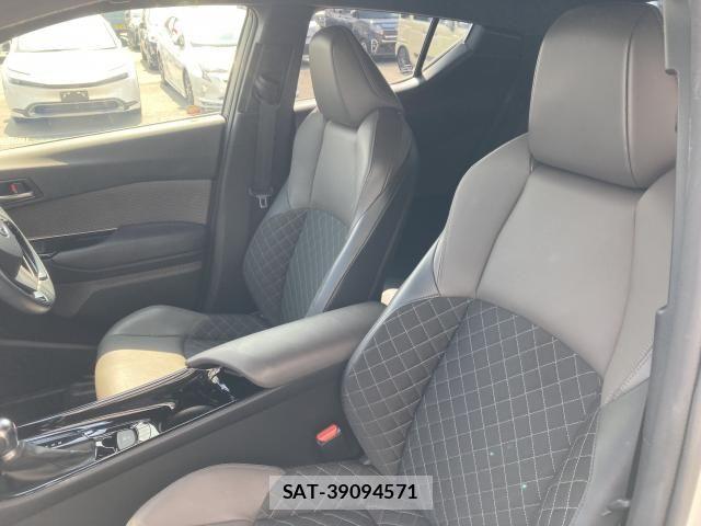 Toyota C-HR 2020-04 8158148-25