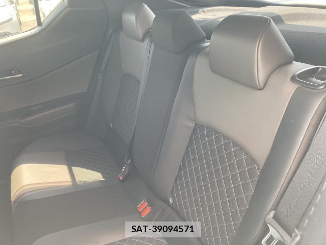 Toyota C-HR 2020-04 8158148-26