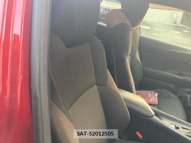 Toyota C-HR 2018-08 8158154-12