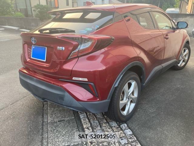 Toyota C-HR 2018-08 8158154-1