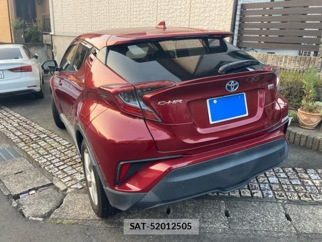 Toyota C-HR 2018-08 8158154-2