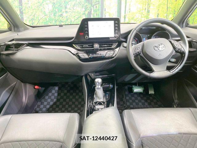 Toyota C-HR 2021-08 8206811-1