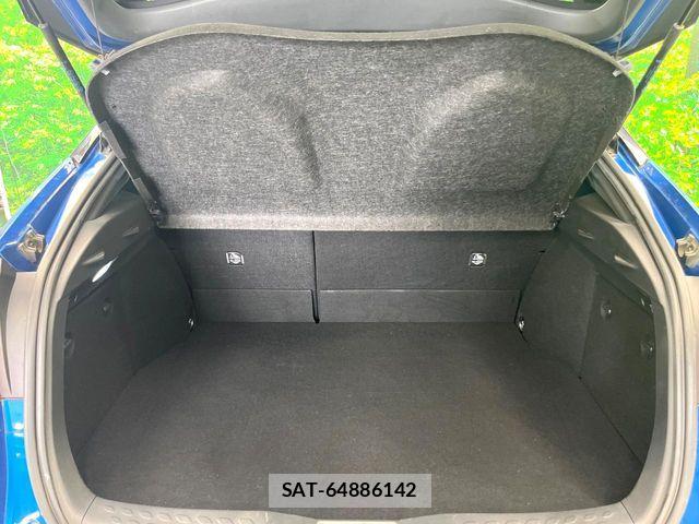 Toyota C-HR 2017-10 8206829-10
