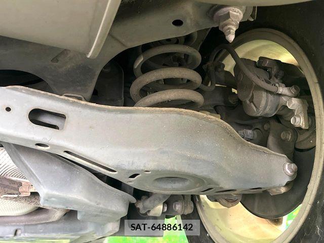 Toyota C-HR 2017-10 8206829-19