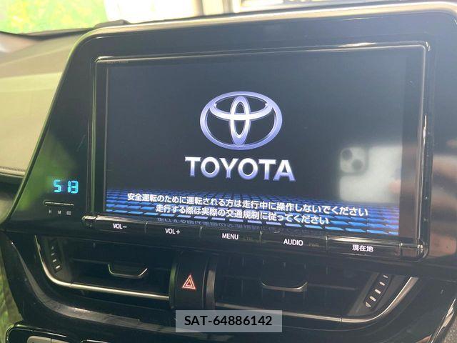 Toyota C-HR 2017-10 8206829-2