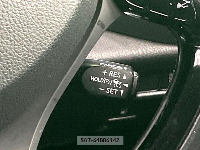 Toyota C-HR 2017-10 8206829-5