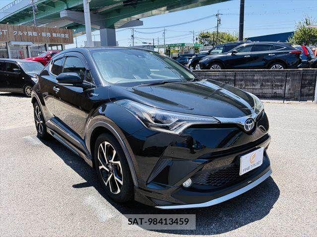 Toyota C-HR 2017-07 8206827-13