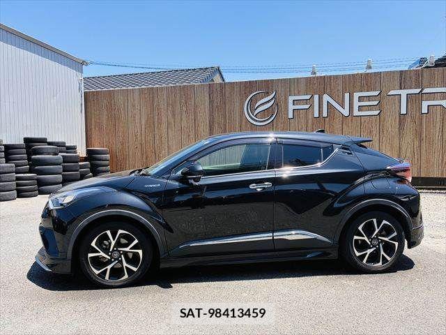 Toyota C-HR 2017-07 8206827-18