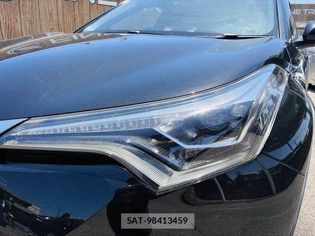 Toyota C-HR 2017-07 8206827-19