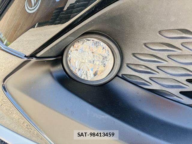 Toyota C-HR 2017-07 8206827-22
