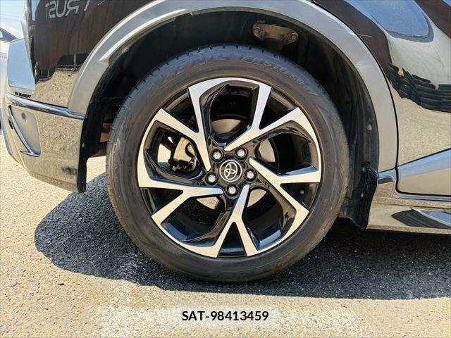 Toyota C-HR 2017-07 8206827-25
