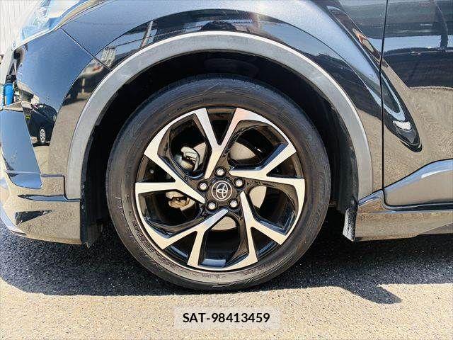 Toyota C-HR 2017-07 8206827-27