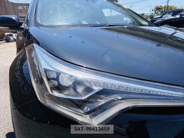 Toyota C-HR 2017-07 8206827-29