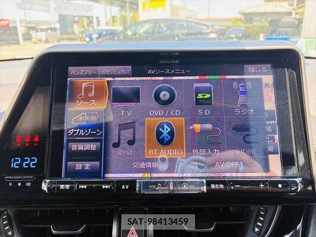 Toyota C-HR 2017-07 8206827-4