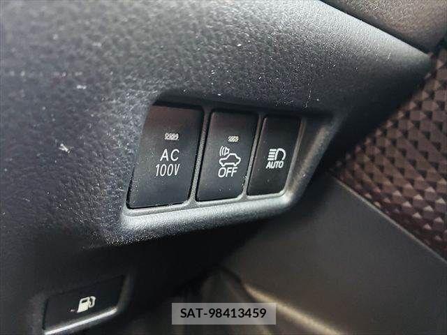 Toyota C-HR 2017-07 8206827-6