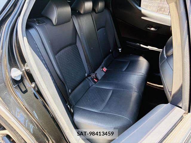 Toyota C-HR 2017-07 8206827-8