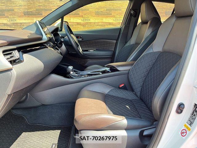 Toyota C-HR 2017-09 8206816-18