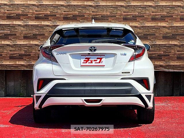 Toyota C-HR 2017-09 8206816-22