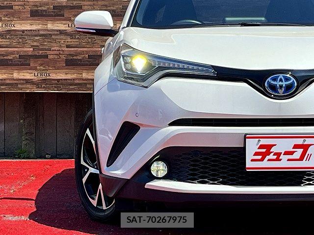 Toyota C-HR 2017-09 8206816-24