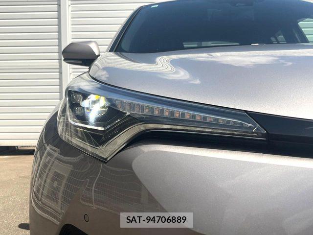 Toyota C-HR 2017-10 8206820-12