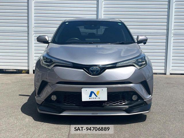 Toyota C-HR 2017-10 8206820-13