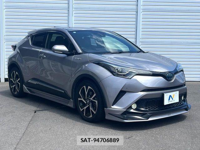 Toyota C-HR 2017-10 8206820-15